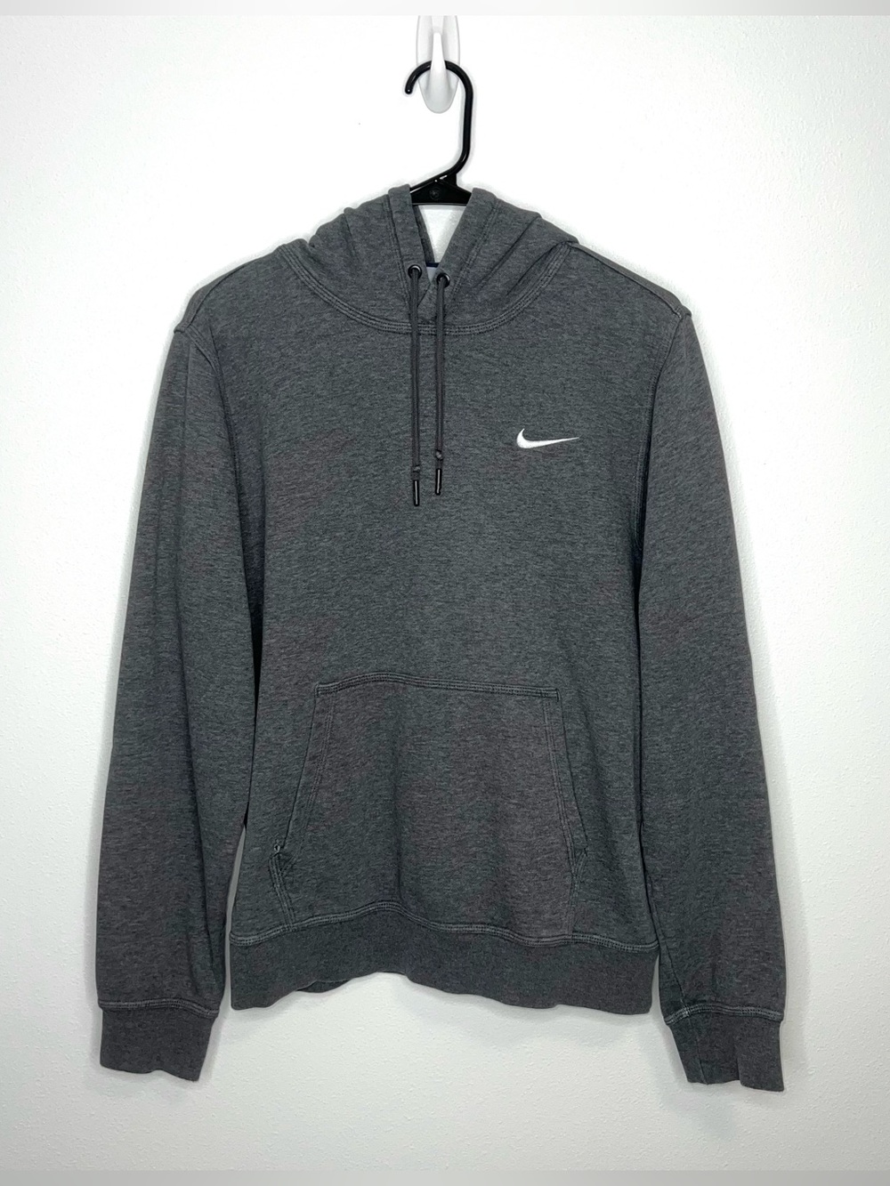 Nike Men's Sportswear Club
Pullover Hoodie Dark Grey Heather Fleece Logo Medium